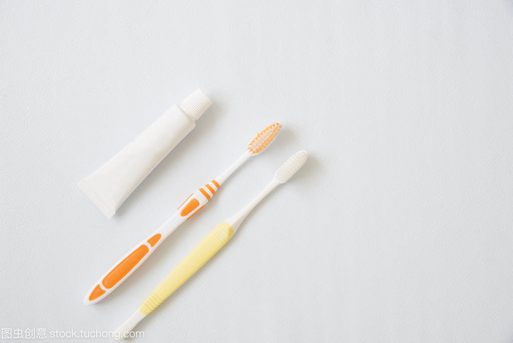 一抹潔白 牙刷與牙膏的日常守護(hù)